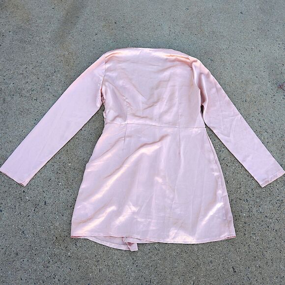 PrettyLittleThing Satin Knot Front Blouse Women’s Size 10 Pink Long Sleeve V Nec - Picture 7 of 8